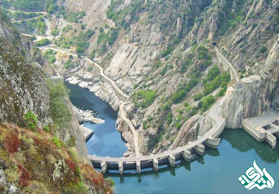 آب و سازه هیدرولیکی