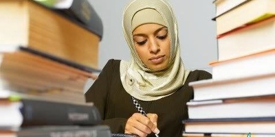 بهترین مترجم برای ترجمه عربی به فارسی کتاب چه ویژگی‌هایی دارد؟